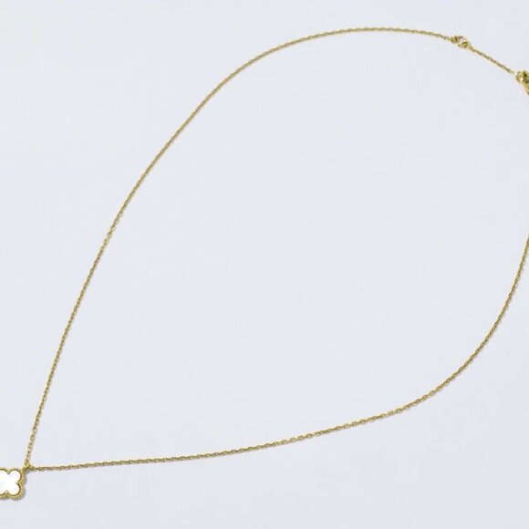 Van Cleef & Arpels Sweet Alhambra Mother of Pearl Necklace 750 Yellow Gold - Picture 8 of 9